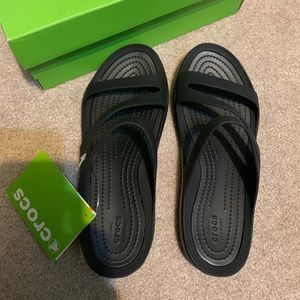 Brand new never worn crocs sandles